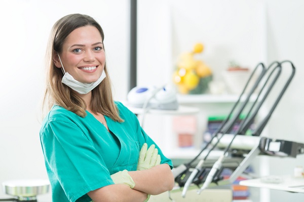 dental assistant training